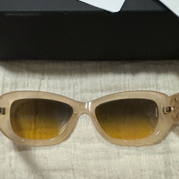 Chanel Rectangle Sunglasses Acete Dark Beige and Light gold Ref.5493 - Picture 4 of 12